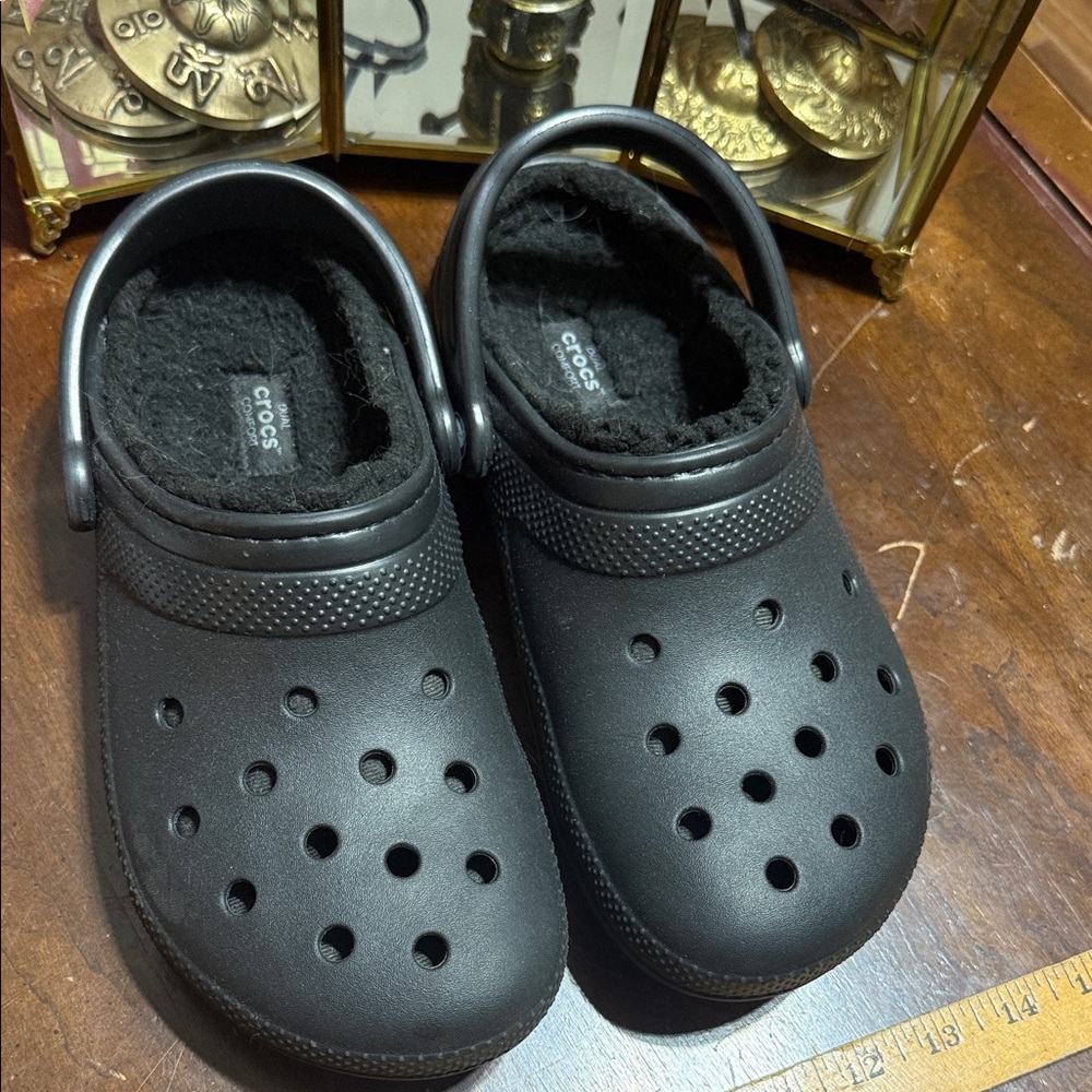 CROCS Black Fleece-Lined Slippers